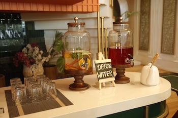 hotel arif castle