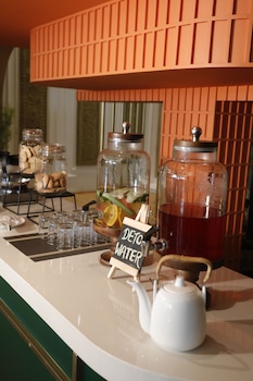 hotel arif castle