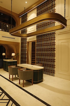 hotel arif castle
