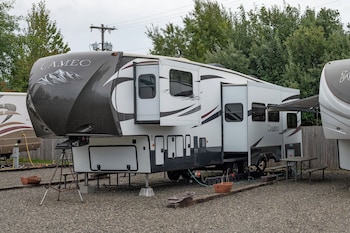 far west rv park and cabins