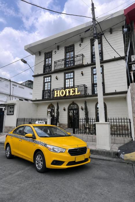 hotel the royalty inn