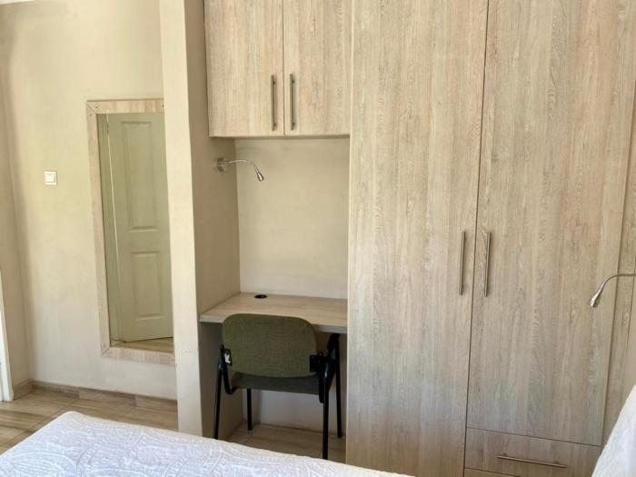2 bedroomed apartment with en suite and kitchenette 2067