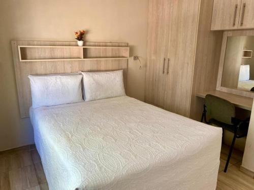 2 bedroomed apartment with en suite and kitchenette 2067