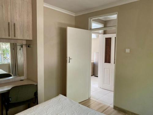 2 bedroomed apartment with en suite and kitchenette 2067