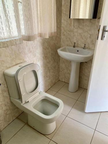 2 bedroomed apartment with en suite and kitchenette 2067
