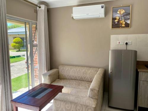 2 bedroomed apartment with en suite and kitchenette 2067