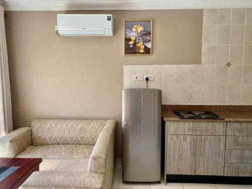 2 bedroomed apartment with en suite and kitchenette 2067