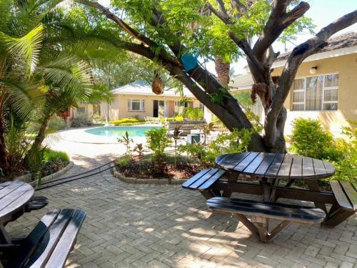 2 bedroomed apartment with en suite and kitchenette 2067