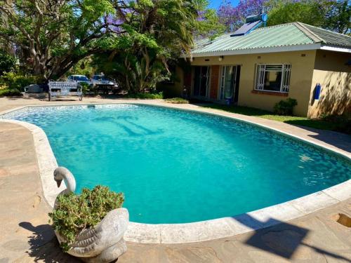 2 bedroomed apartment with en suite and kitchenette 2067
