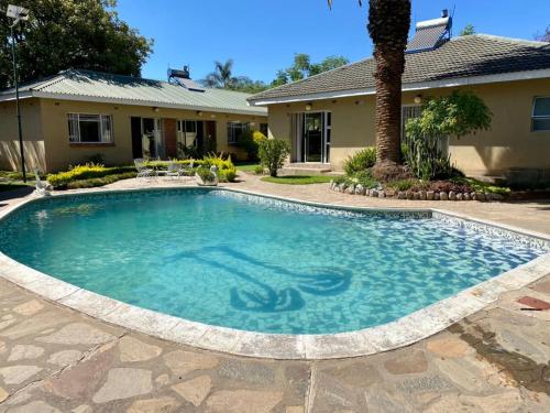 2 bedroomed apartment with en suite and kitchenette 2067