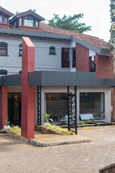 heri heights hotel apartments surestay collection by bw