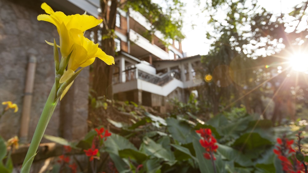 heri heights hotel apartments surestay collection by bw