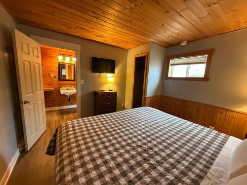 rustic inn