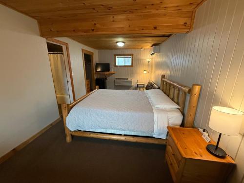 rustic inn