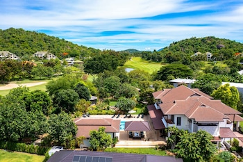 large 6 bed luxury villa on the golf course phj