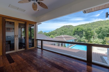 large 6 bed luxury villa on the golf course phj
