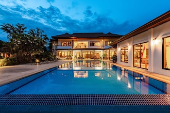 large 6 bed luxury villa on the golf course phj