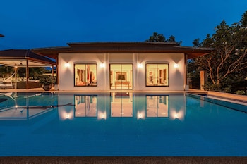 large 6 bed luxury villa on the golf course phj