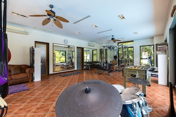 large 6 bed luxury villa on the golf course phj