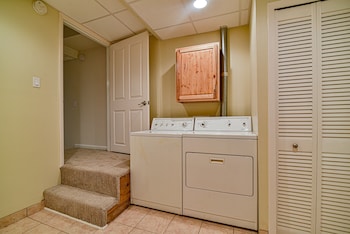 Forest Run - 4 Bedrooms With Hot Tub,,3 star