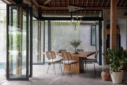 pritidaya private pool villa canggu by oxo