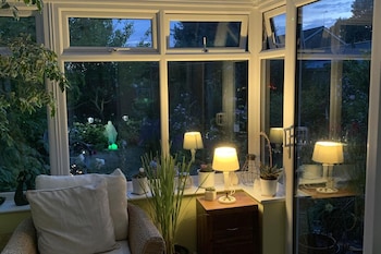 2 bed house sleeps 4 enclosed garden tv and wifi