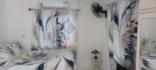House - Sleeps 6 - Patio - Parking,,3 star