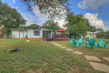 elegant and stylish glenmoor abode 5 min to town