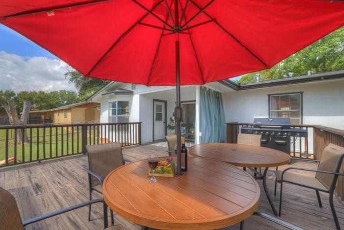 elegant and stylish glenmoor abode 5 min to town