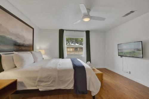 elegant and stylish glenmoor abode 5 min to town