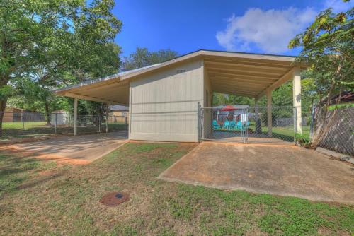 elegant and stylish glenmoor abode 5 min to town