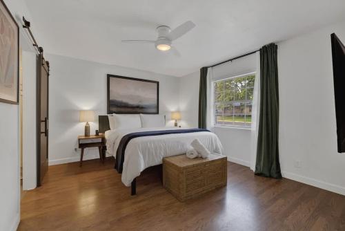 elegant and stylish glenmoor abode 5 min to town