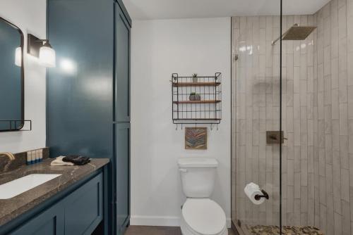 elegant and stylish glenmoor abode 5 min to town