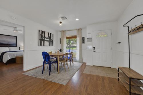 elegant and stylish glenmoor abode 5 min to town
