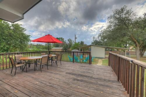 elegant and stylish glenmoor abode 5 min to town