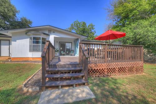 elegant and stylish glenmoor abode 5 min to town