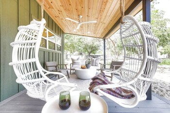 Koselig Hus With Cowboy Pool & Outdoor Shower,116 W. Burbank St,3 star