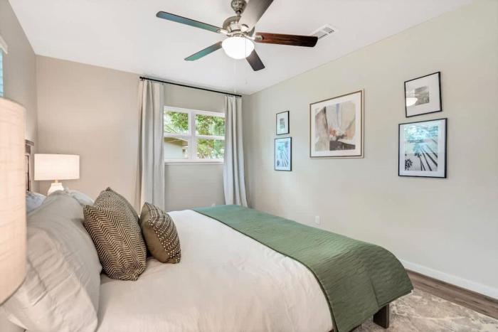 luxury home just 5 min from main st