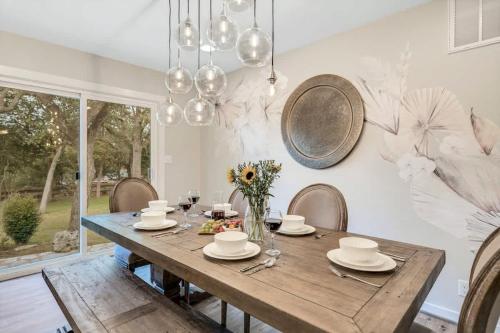 luxury home just 5 min from main st