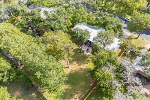 luxury home just 5 min from main st