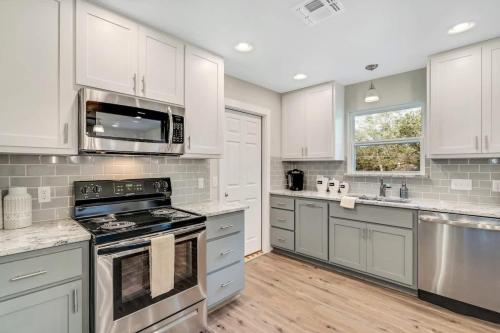 luxury home just 5 min from main st