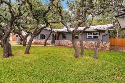 luxury home just 5 min from main st