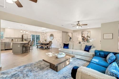 luxury home just 5 min from main st