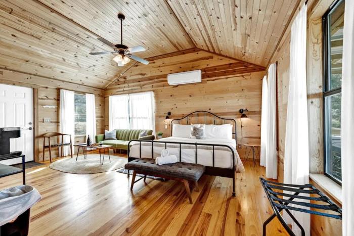 mesquite cabin with hot tub and hill country views