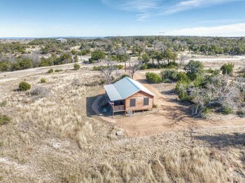 rockyridge cabin hill country views 20 min to fred