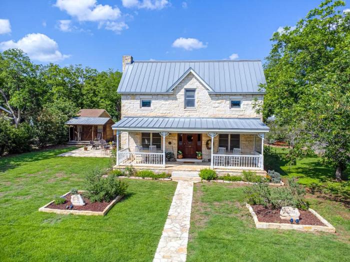 texas charm texana 15 min walk to main