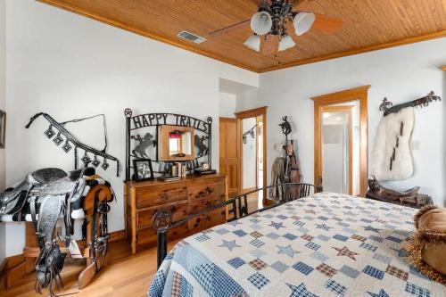 texas charm texana 15 min walk to main