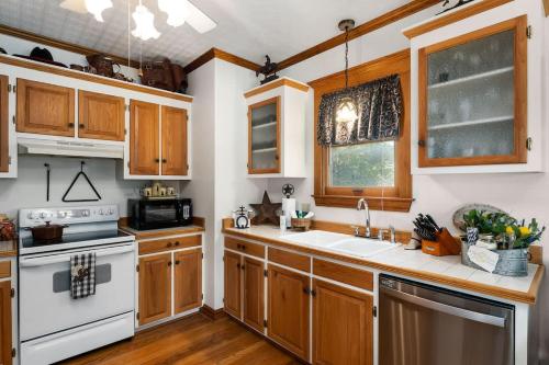 texas charm texana 15 min walk to main