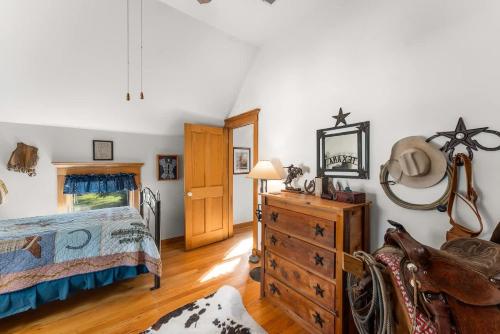 texas charm texana 15 min walk to main