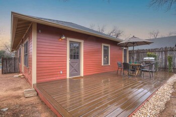 charming craftsman home 2 blks from main st